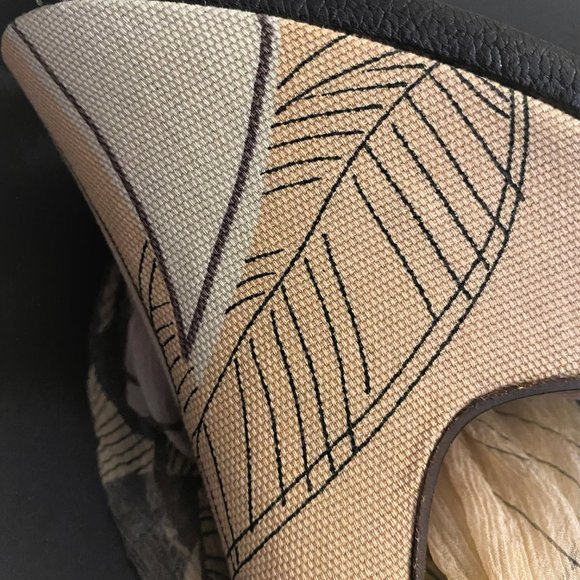 NWT Boss Lovely Women Leather Wedge Heel Shoes Size 9 - Picture 5 of 6